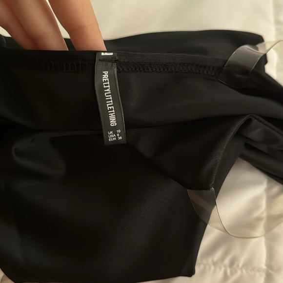 PrettyLittleThing Black Clear Strap Scoop Swimsuit Size 6 Cheeky Bottom - Picture 6 of 9
